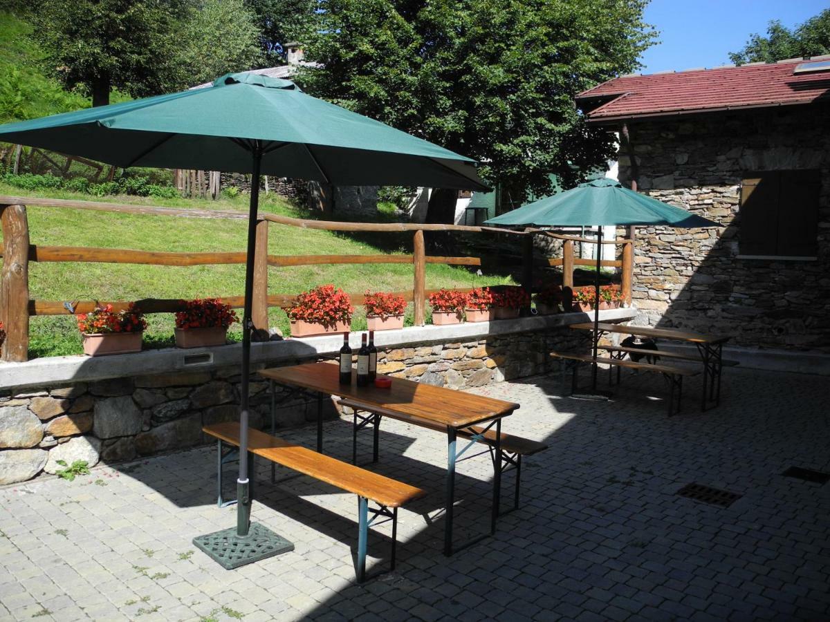 Agriturismo Piccolo Paradiso Pianello Del Lario Buitenkant foto