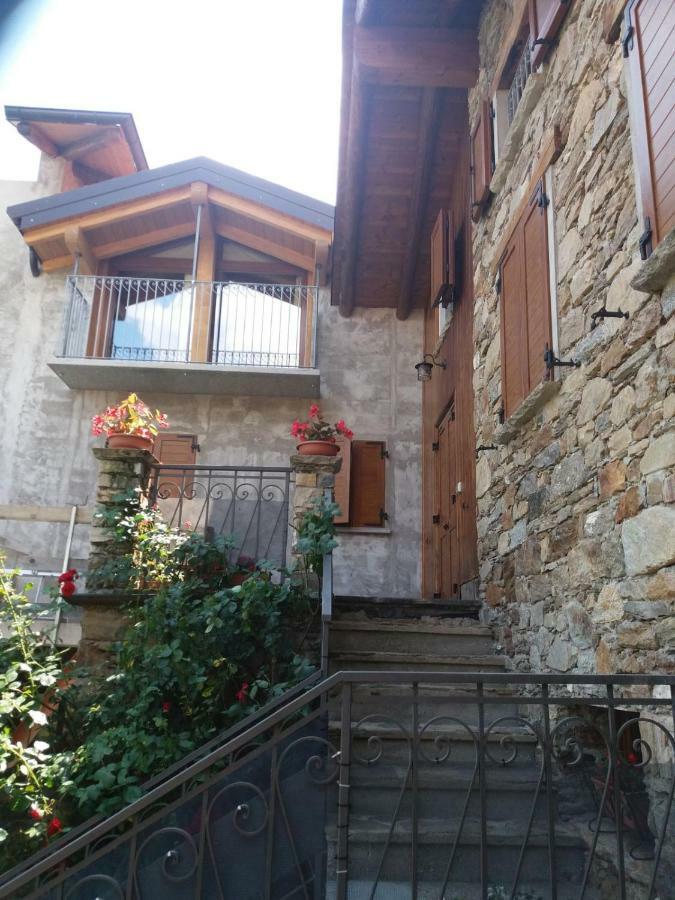 Agriturismo Piccolo Paradiso Pianello Del Lario Buitenkant foto