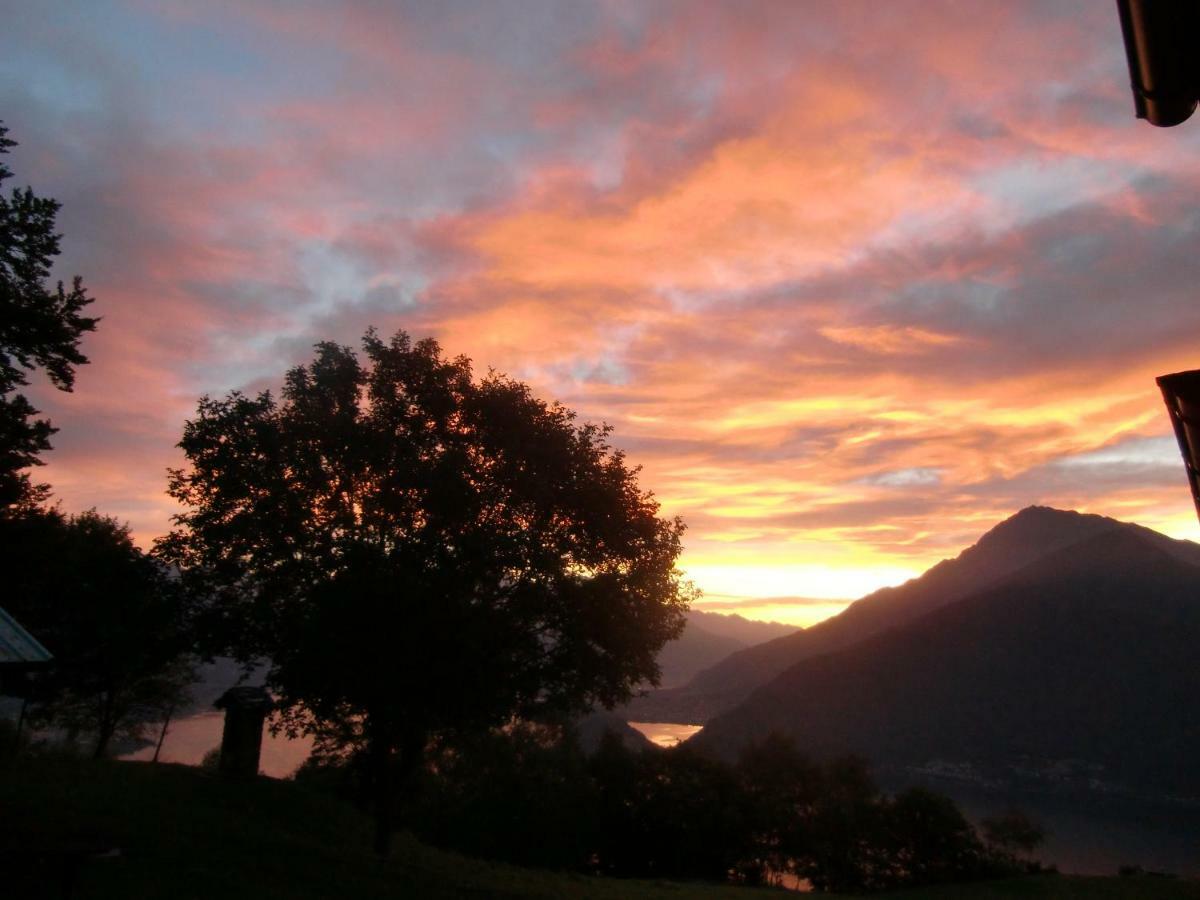 Agriturismo Piccolo Paradiso Pianello Del Lario Buitenkant foto